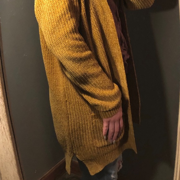 Velvet Cardigan - Picture 2 of 2